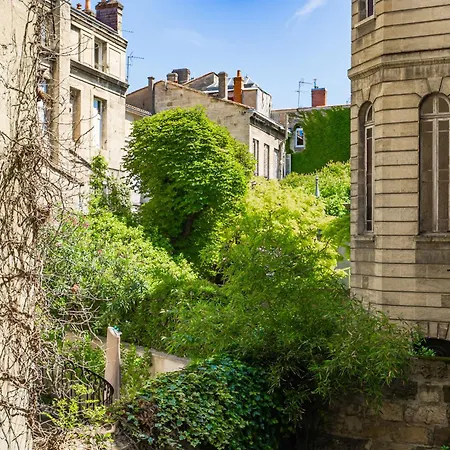 Daire Aux Portes Du Jardin Public *